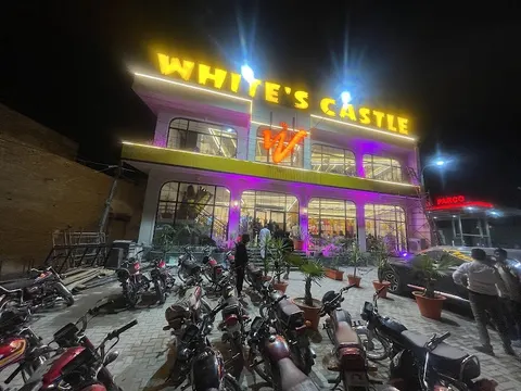 Whites castle pizza Gojra in Gojra, Punjab