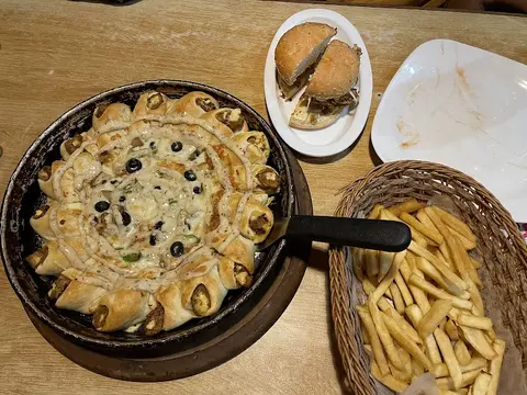 Bonfire Pizza in Khanpur, Punjab