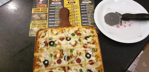 Pizzaneo Food Club - Near Gourmet Baker Zainab Mall usman commercial center Lodhran in Lodhrān, Punjab