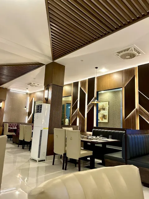Salt'n Pepper Restaurant in Burewala, Punjab