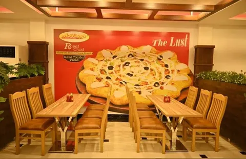 Mr. Wingg'z Sargodha in Sargodha, Punjab