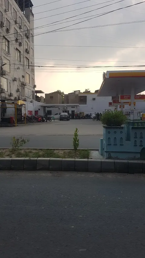Niazi Filling Station in Sahiwal, Punjab