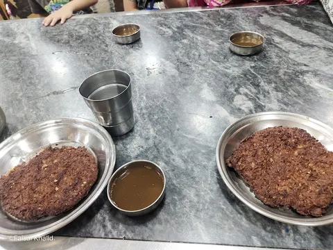 Khan Chappal Kebab Restaurant in Lahore, Punjab