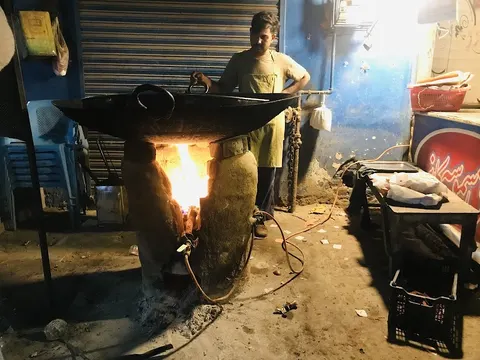 Rafiq Samosa Corner in Gojra, Punjab