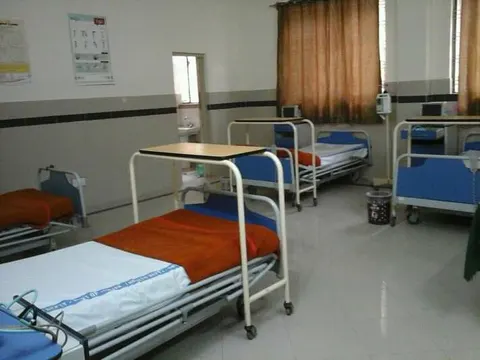 District Head Quarter Hospital in Lodhrān, Punjab