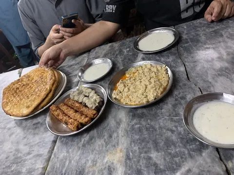 Pak Punjab Tikka House in Lahore, Punjab