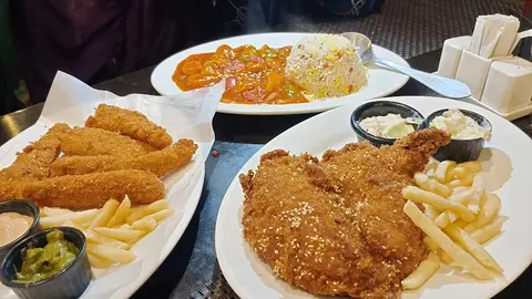 Salt n Pepper Express in Sargodha, Punjab