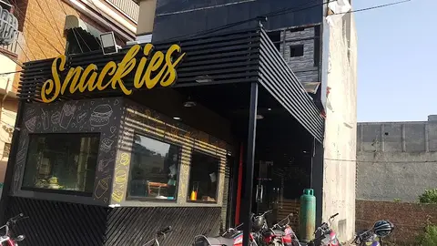 Snackies in Gujranwala, Punjab