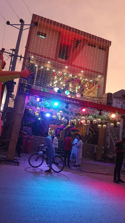 Forks n knives pizza kitchen in Gojra, Punjab