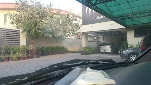 Mirrors salon and institute in Multan, Punjab
