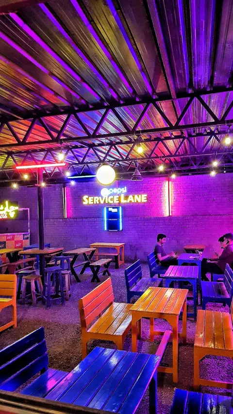 Service Lane in Lahore, Punjab