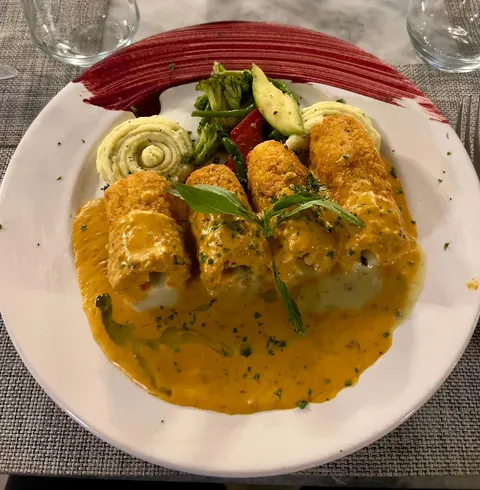 Meet Me In Paris Restaurant in Lahore, Punjab