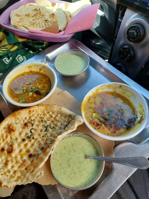 Rafiq Samosa Corner in Gojra, Punjab