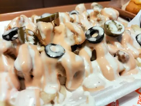 Chicks 'n' Dips in Gujranwala, Punjab