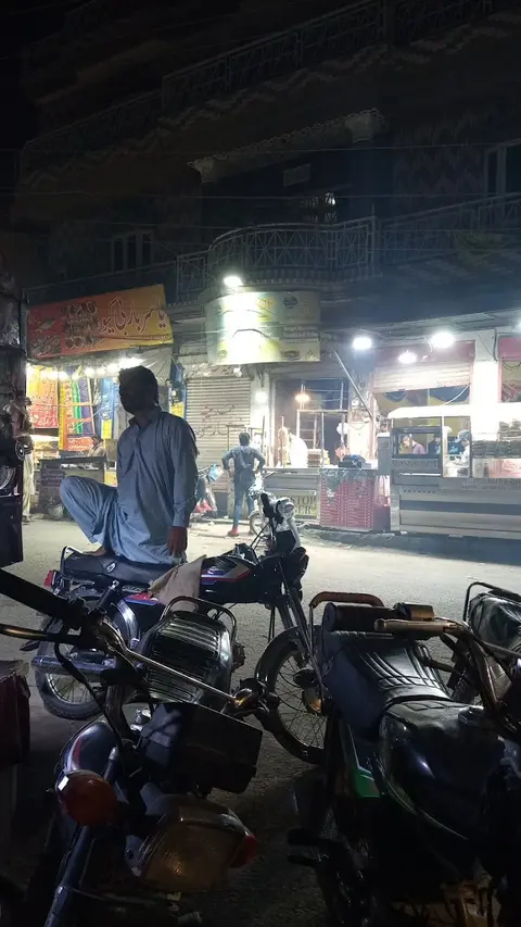 NonStop Pizza, Burger & Shawarma in Lahore, Punjab