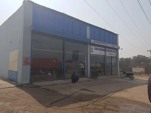 New Faw Motors in Sadiqabad, Punjab