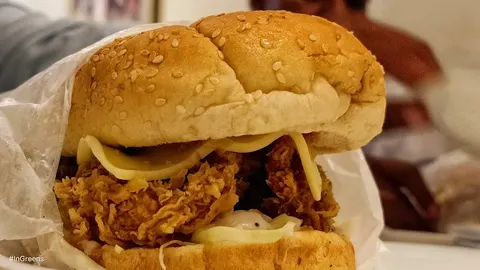 Flavourz Restaurant & Cafe in Kamalia, Punjab