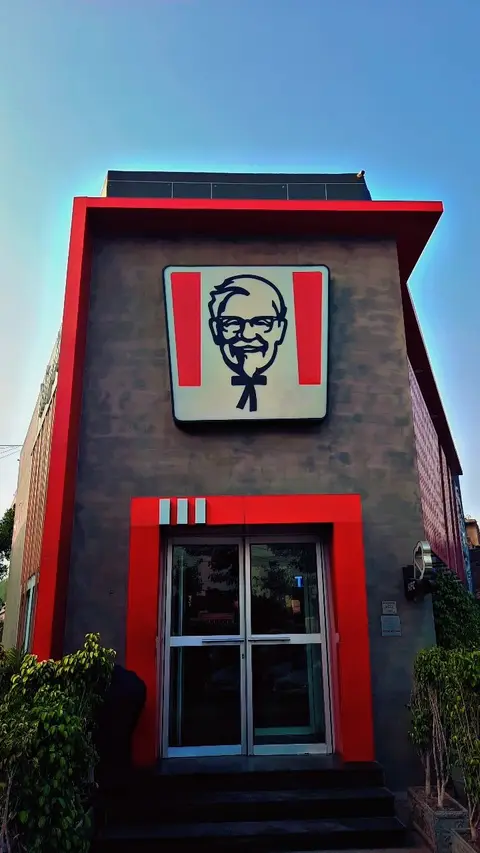 KFC - Gujranwala Trust Plaza in Gujranwala, Punjab