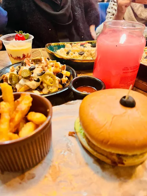 Manjaros Cafe in Sheikhupura, Punjab