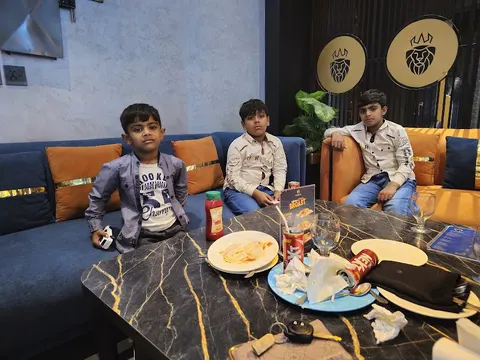 Cafe Janoshi in Okara, Punjab