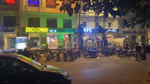 Broadway Pizza - Mall Road in Lahore, Punjab