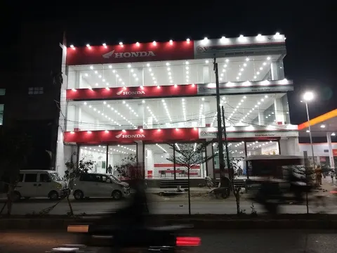 Adnan Honda Center in Sialkot, Punjab
