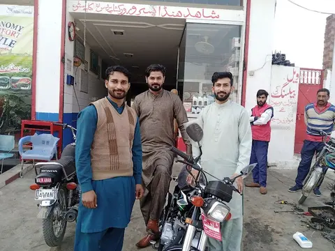 Shahid Honda Traders in Pasrūr, Punjab