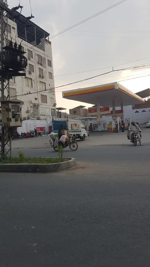 Niazi Filling Station in Sahiwal, Punjab