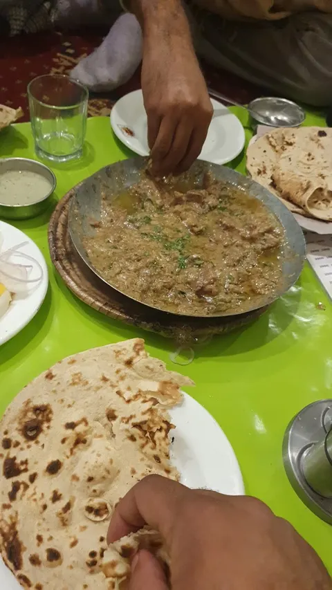 Awami Foods Restaurant & cafe in Burewala, Punjab