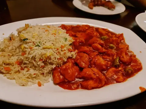 Malee's Cafe & Bakers in Gujranwala, Punjab