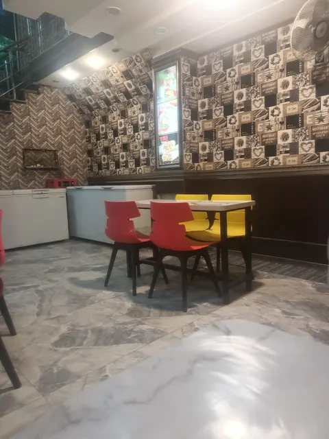 Do More Fastfood & Ice-cream Parlour in Sargodha, Punjab