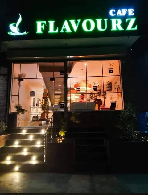 Flavourz Restaurant & Cafe in Kamalia, Punjab