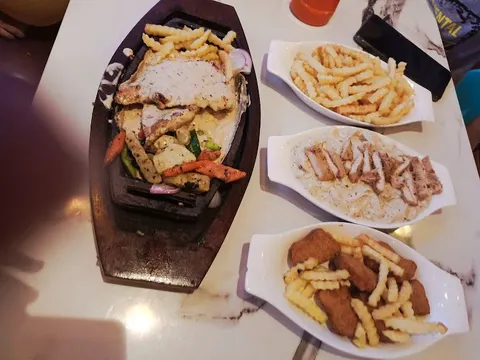 Golden Castle Restaurant Chiniot in Chiniot, Punjab