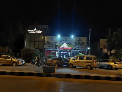 Do More Fastfood & Ice-cream Parlour in Sargodha, Punjab