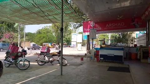 Arshad Fast Food & Pizza Cafe in Khanewal, Punjab