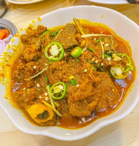Khan Baba Restaurant in Lahore, Punjab