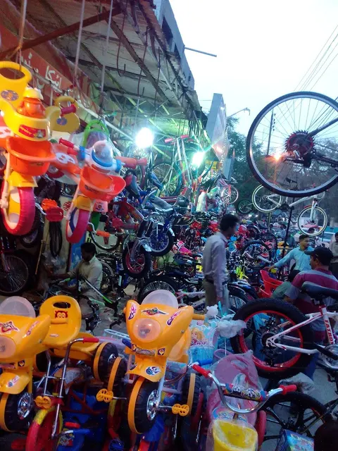 Nila Gumbad Market in Lahore, Punjab
