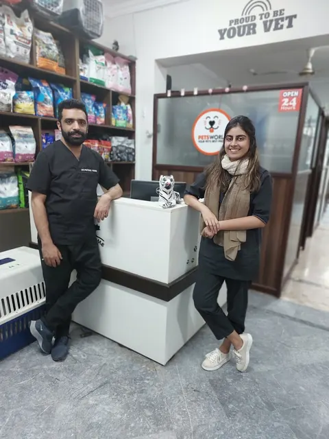 Pets World Animal Hospital & Diagnostic Center in Lahore, Punjab