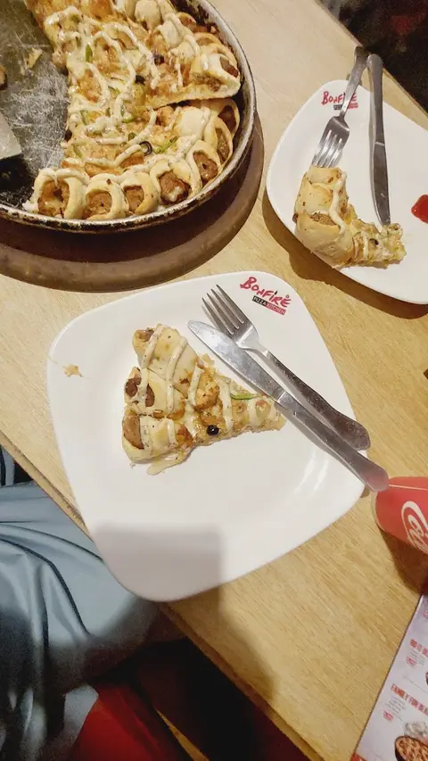 Bonfire Pizza in Khanpur, Punjab