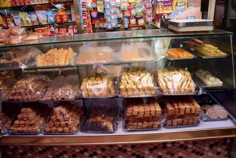 Ghosia Bakers And Sweets in Burewala, Punjab