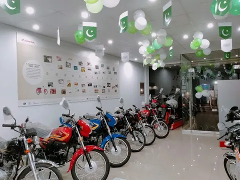 MNA traders - Naseer Traders (Atlas Honda Dealership & Claim Center) in Chiniot, Punjab