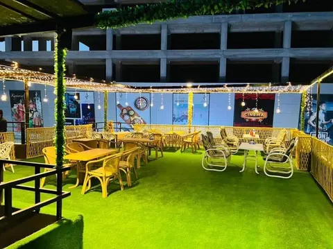 Cafe Rooftop in Mandi Bahauddin, Punjab