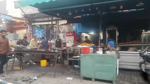 Kamoki Main Market in Kāmoke, Punjab
