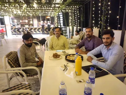 Al Hashmi shinwari restaurant in Gojra, Punjab