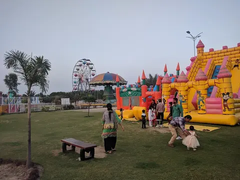 FUNVILLE فن ول امیوزمنٹ پارک in Kasur, Punjab