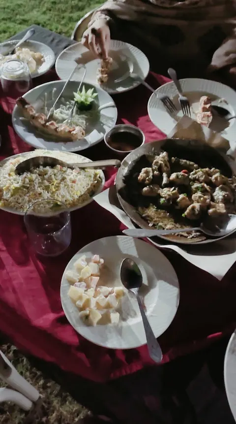 New Shaigan Shinwari Restaurant in Lodhrān, Punjab