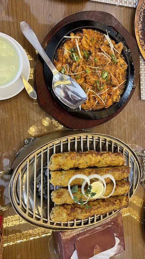 Poet Rooftop Garden - Best Restaurant in Lahore | Fine Dining | Mughlai Buffet in Lahore, Punjab