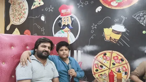 Gullu Pizza in Pākpattan, Punjab