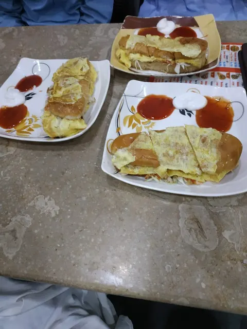 Sohail Foods and Cold Drinks Corner in Gojra, Punjab