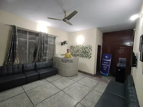 Dr.Aisha Chaudhry-Skin Specialist (Dermatologist) in Sahiwal, Punjab